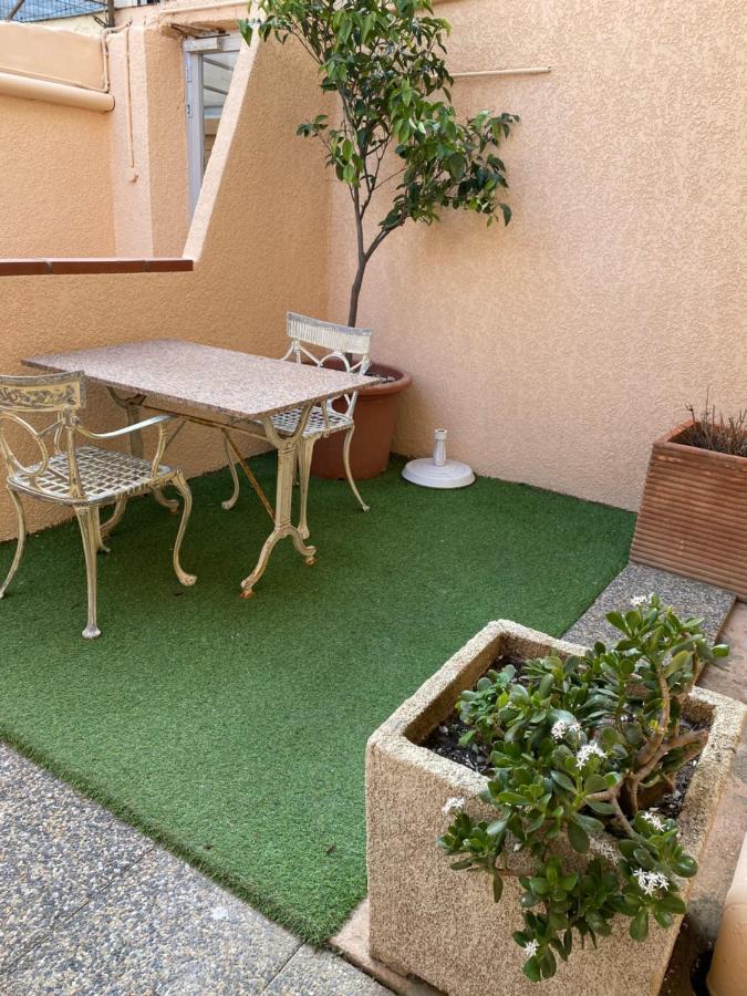 Hotel Saint Georges, Face A La Mer Canet-en-Roussillon Exterior photo